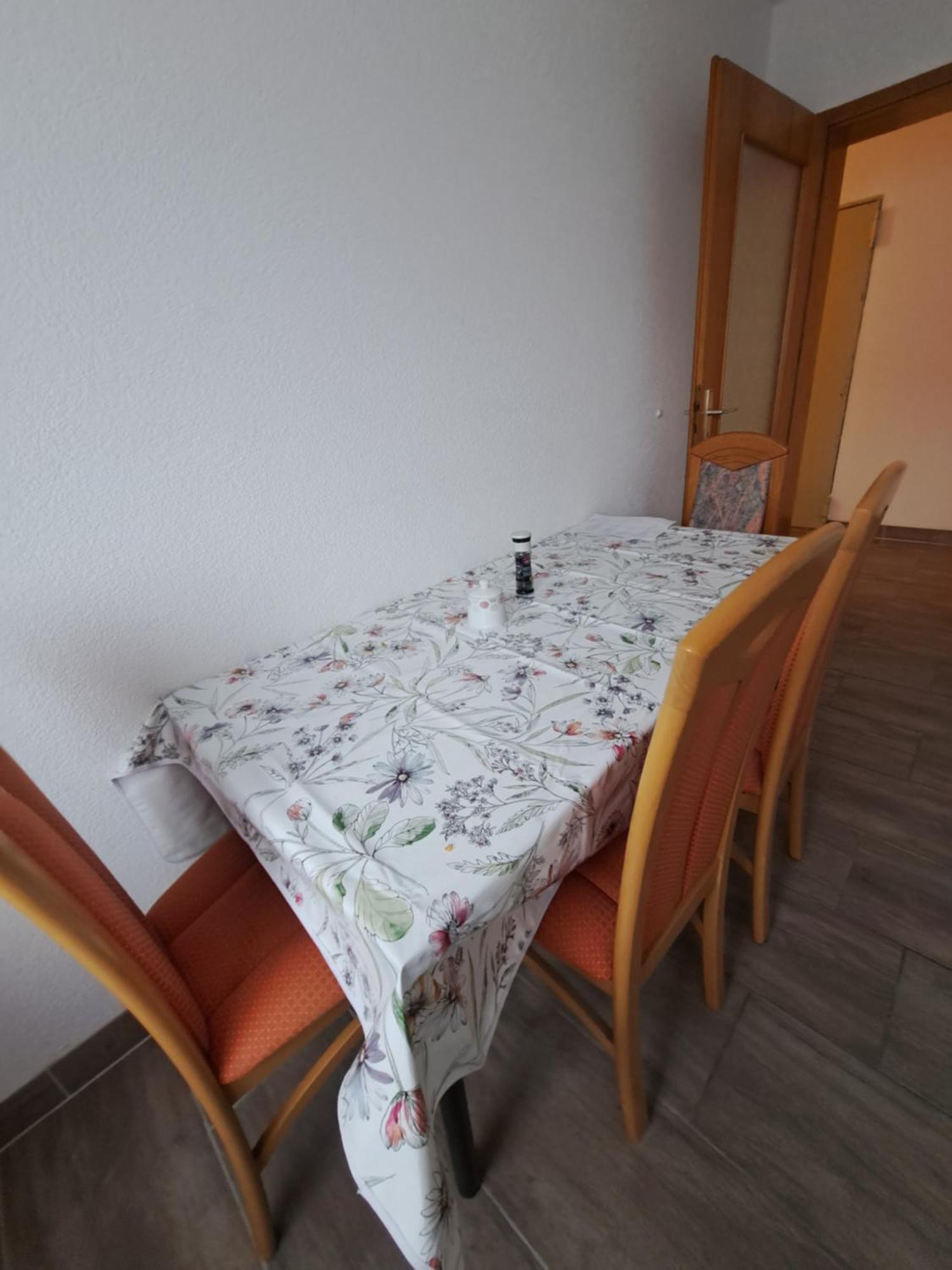Wohnung Mit 2 - 3 Zimmern Ballenberg Exteriör bild